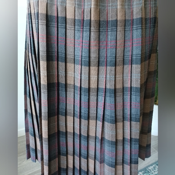 Vintage Plaid Wool Skirt - Picture 8 of 11